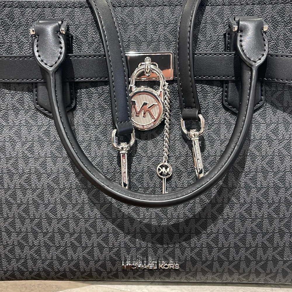 Michael Kors Hamilton Medium Signature Logo Satchel
Black 
NWT - Picture 11 of 16